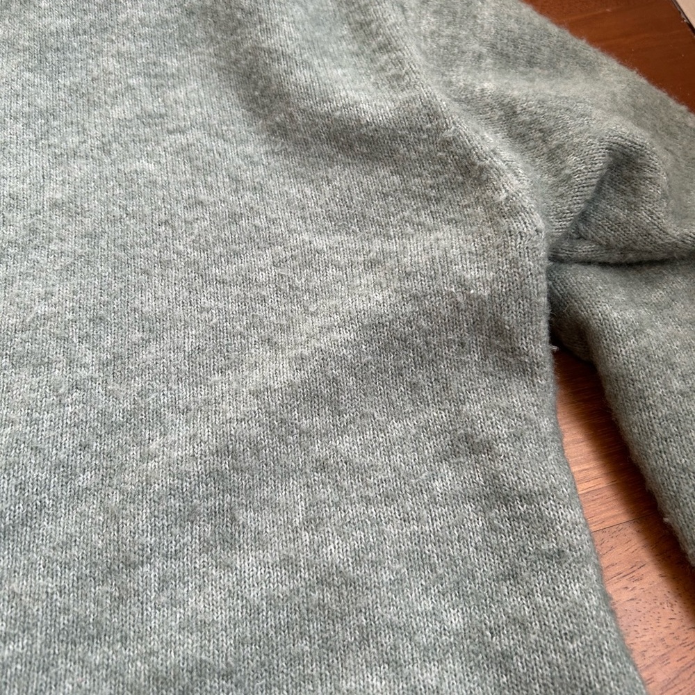 Women's V-Neck Sweater in Gray - Picture 6 of 9